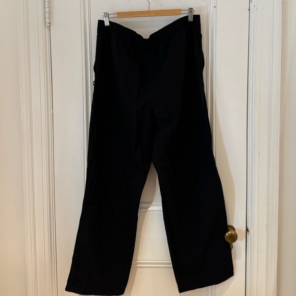 Aritzia Parachute Pants - Picture 3 of 3
